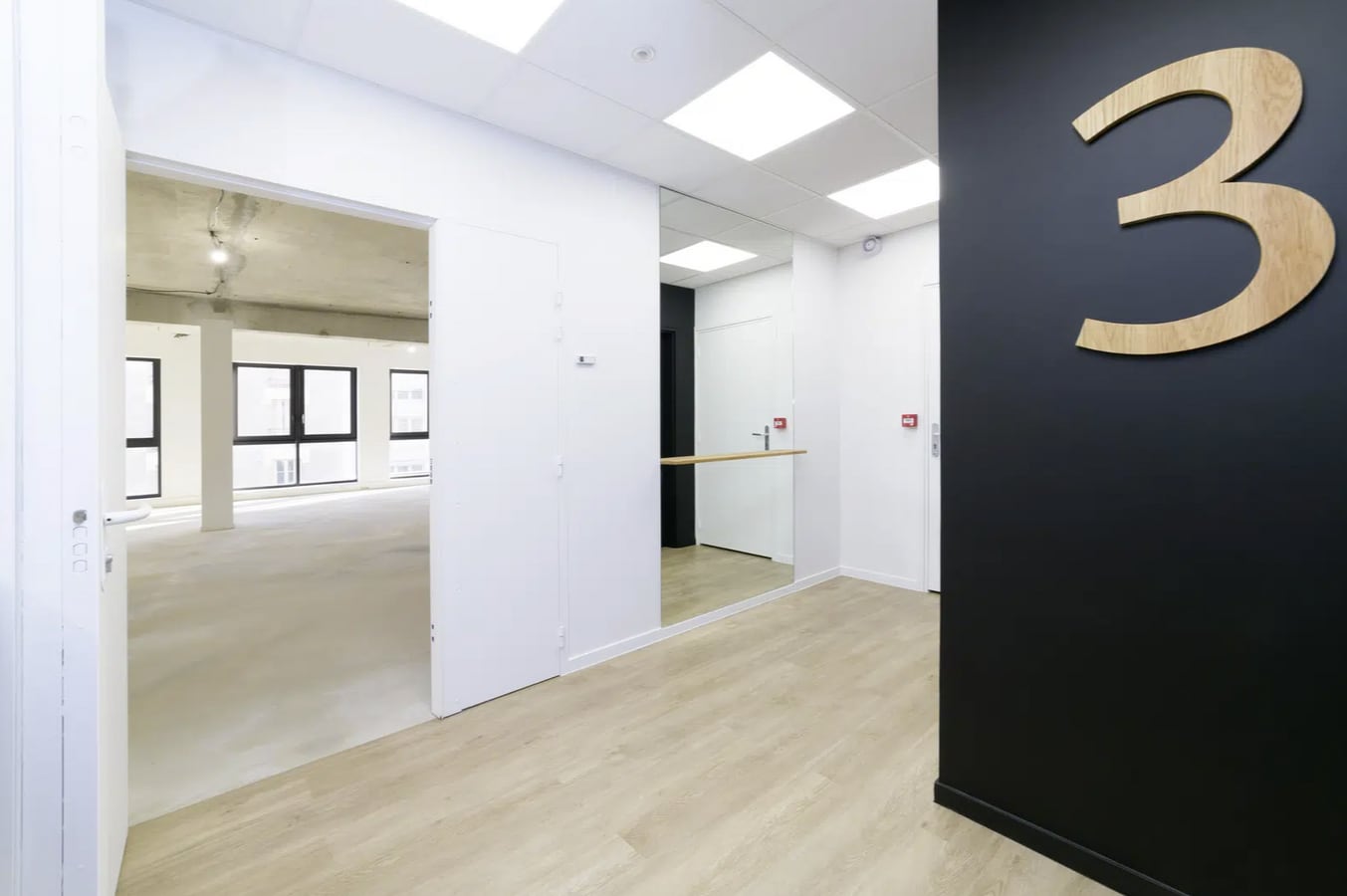 37 Rue Adam Ledoux, Courbevoie, HDS 92400 - Unit 1 - - Interior Photo - Image 1 of 3