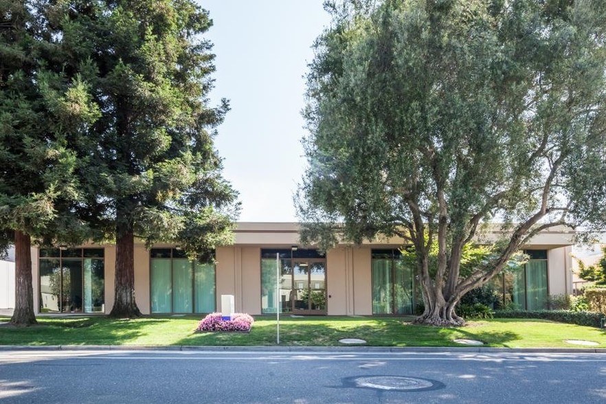 835 Maude Ave, Mountain View, CA for sale - Building Photo - Image 2 of 6