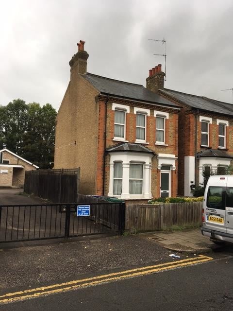 Brookhill Rd, Barnet for sale Primary Photo- Image 1 of 1