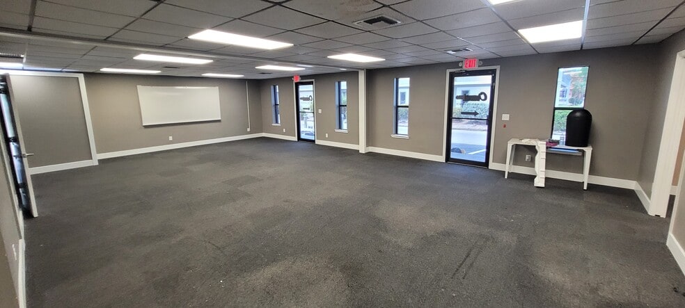 1210 SE 46th Ln, Cape Coral, FL for lease - Building Photo - Image 3 of 12