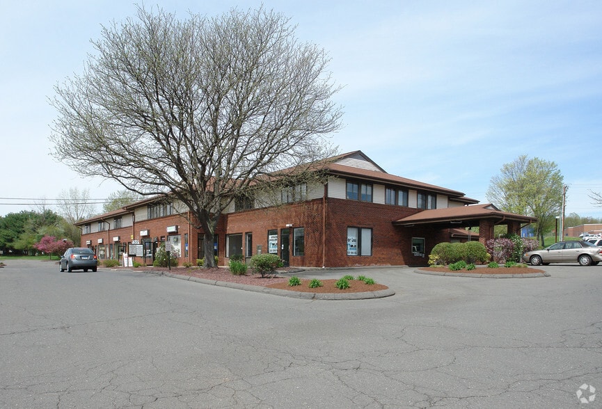 53 New Britain Ave, Rocky Hill, CT for lease - Building Photo - Image 2 of 4