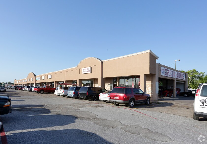 35013533 S Staples St, Corpus Christi, TX 78411 Retail for Lease