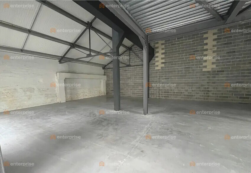 Retail in VILLENEUVE-D'ASCQ for sale - Interior Photo - Image 2 of 5