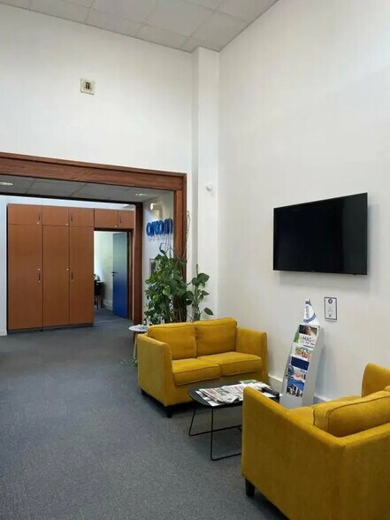 Office in Vannes for lease - Lobby - Image 3 of 3