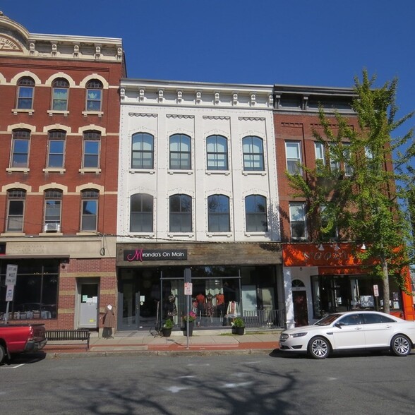 261 Main St, Northampton, MA for sale - Primary Photo - Image 1 of 42