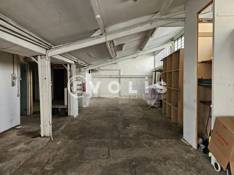 Flex in Montrouge for lease - Building Photo - Image 3 of 17