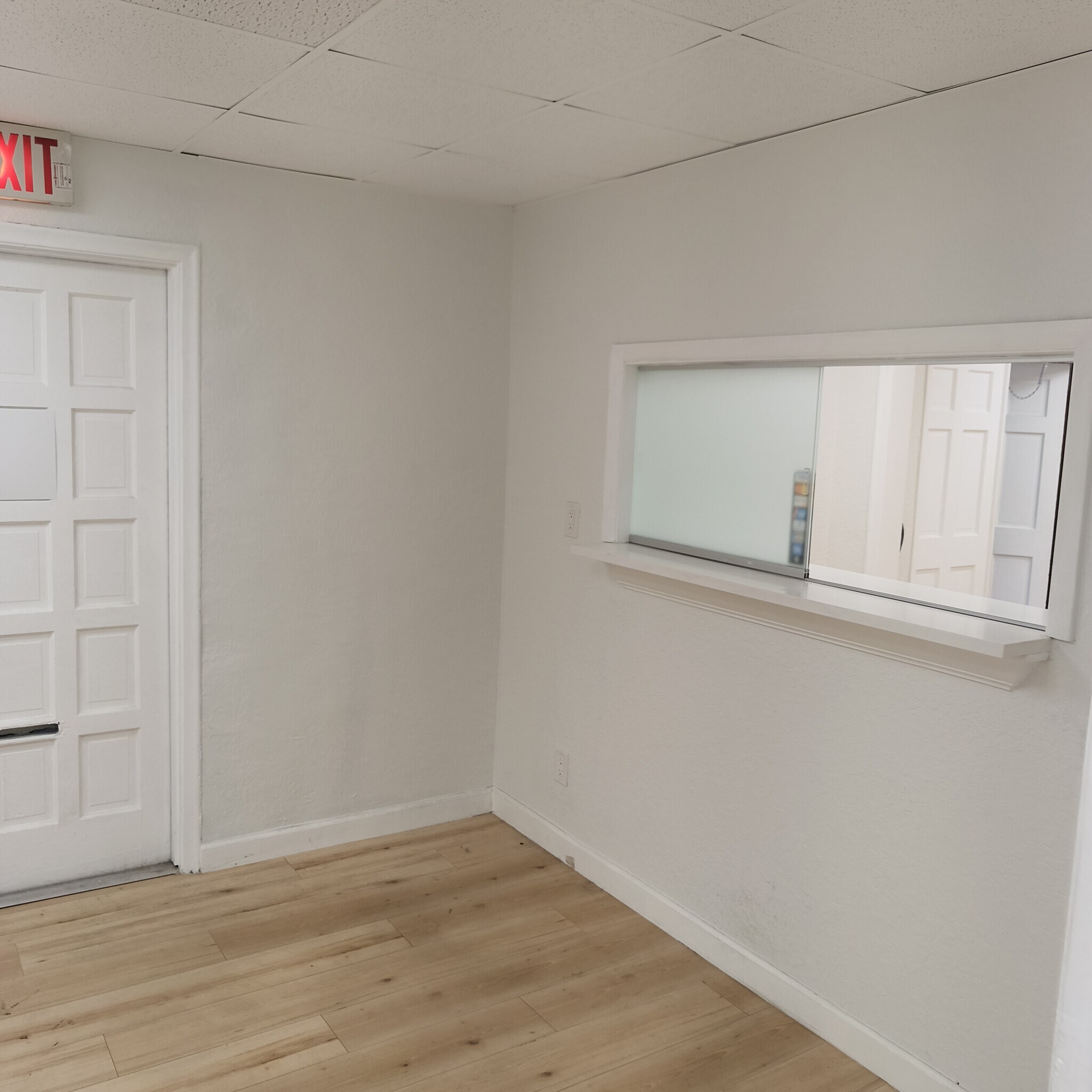 2800 E Commercial Blvd, Fort Lauderdale, FL for lease Interior Photo- Image 1 of 11