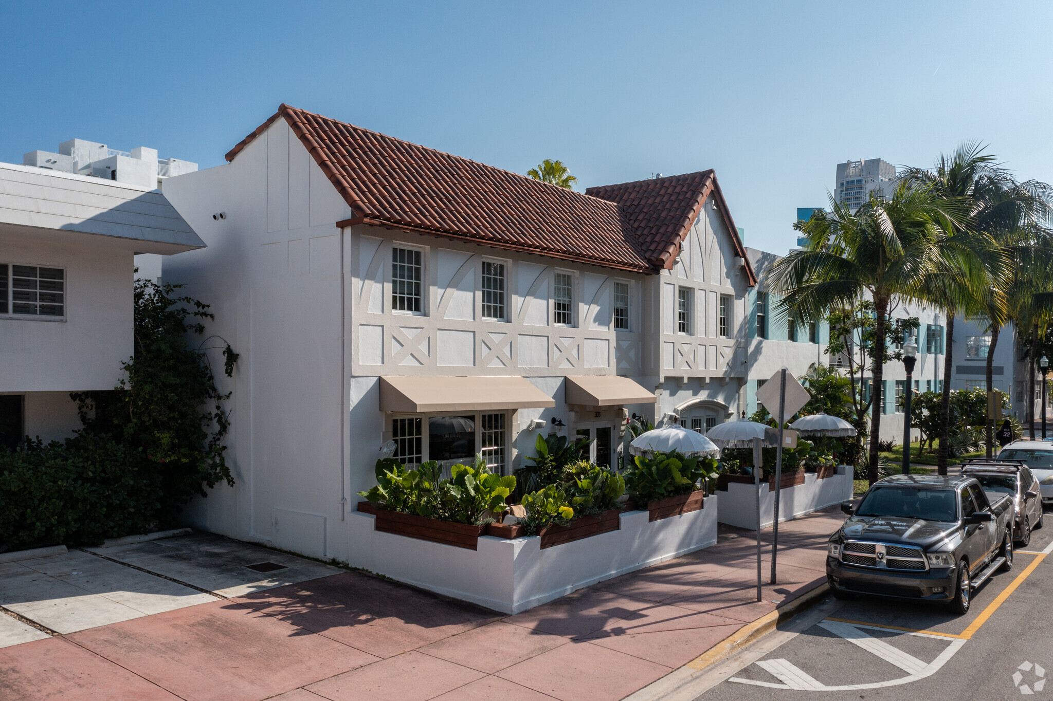 321 Collins Ave, Miami Beach, FL for sale Primary Photo- Image 1 of 1