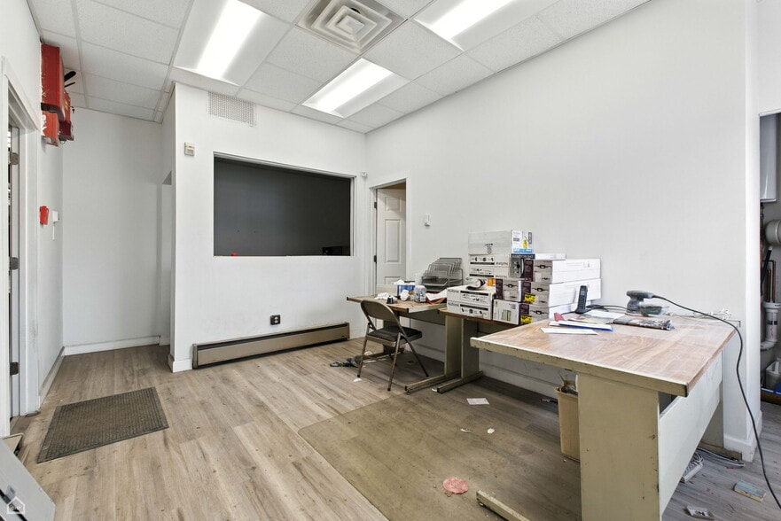 4234 N Pulaski Rd, Chicago, IL for lease - Interior Photo - Image 2 of 6