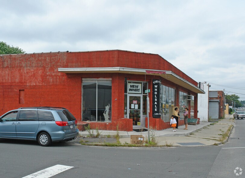 152 W Jericho Tpke, Huntington Station, NY for sale - Primary Photo - Image 1 of 1