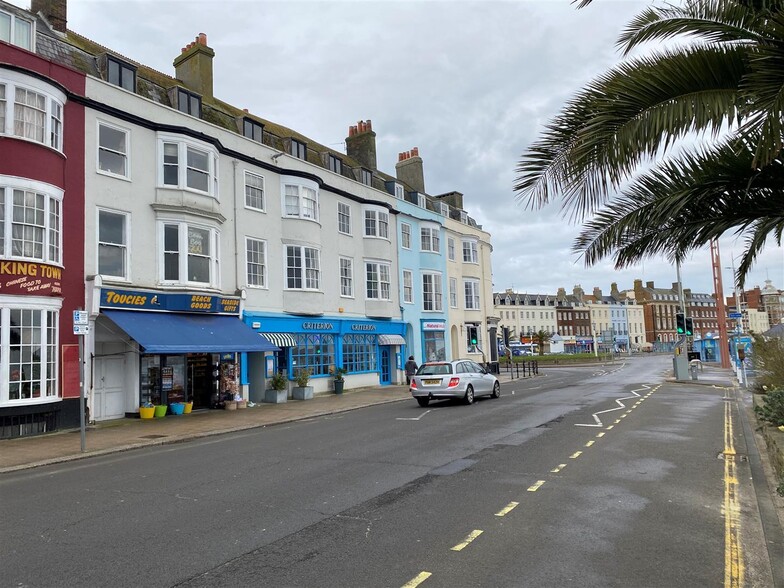 63-64 The Esplanade, Weymouth for sale - Primary Photo - Image 1 of 9