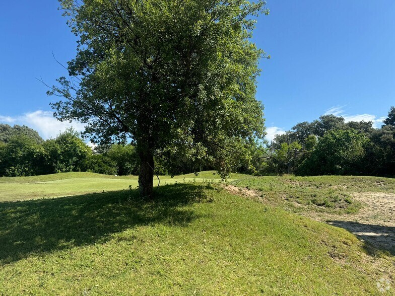 Land in Boadilla del Monte, Madrid for sale - Primary Photo - Image 1 of 4