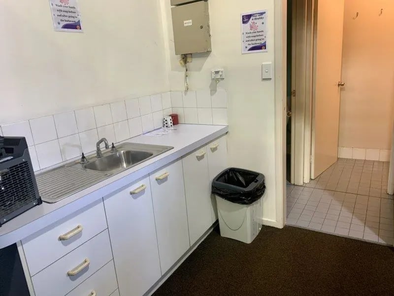 10 Bon-Mace Cl, Berkeley Vale, NSW 2261 - Unit 2 - - Interior Photo - Image 2 of 2