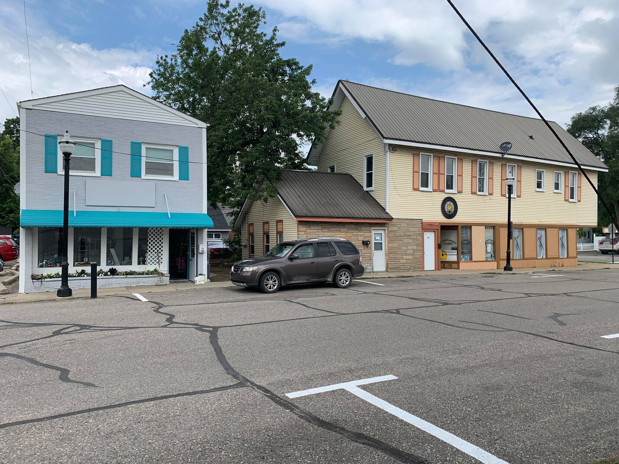 24 W Shadbolt St, Lake Orion, MI for sale Building Photo- Image 1 of 1