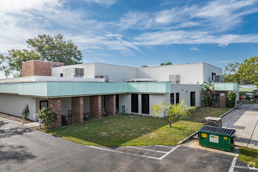 2127 Grand Blvd, Holiday, FL for lease - Building Photo - Image 3 of 19