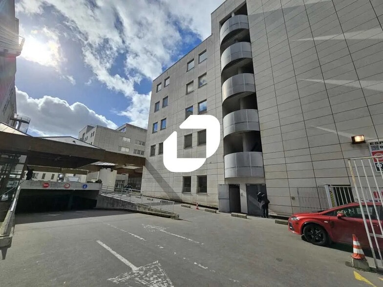 Office in Garges-lès-Gonesse for lease - Building Photo - Image 1 of 38