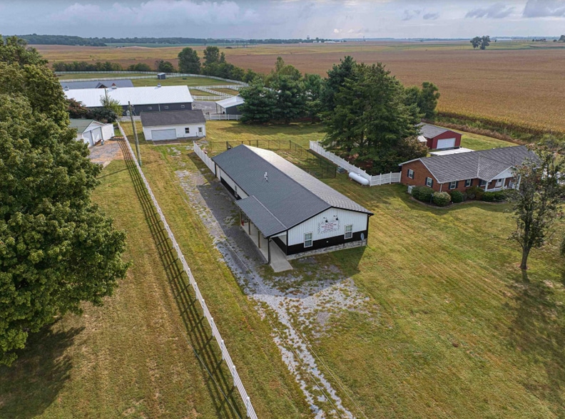 1601 ST RTE 56E STATE ROUTE 56E, Morganfield, KY for sale - Building Photo - Image 2 of 32