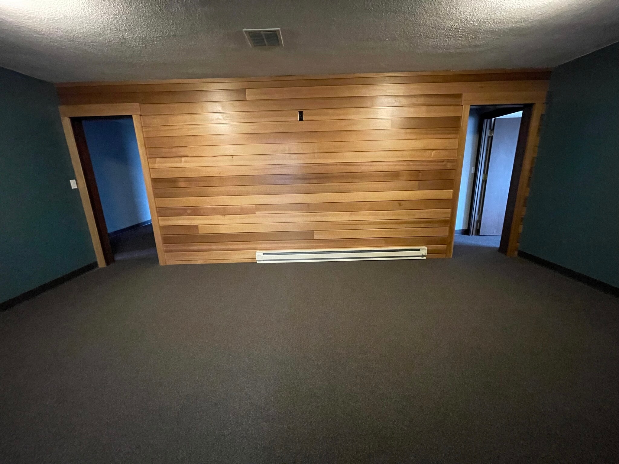 655 A St, Springfield, OR for lease Interior Photo- Image 1 of 8