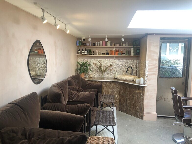 11 Sydney St, Brighton for lease - Interior Photo - Image 3 of 8