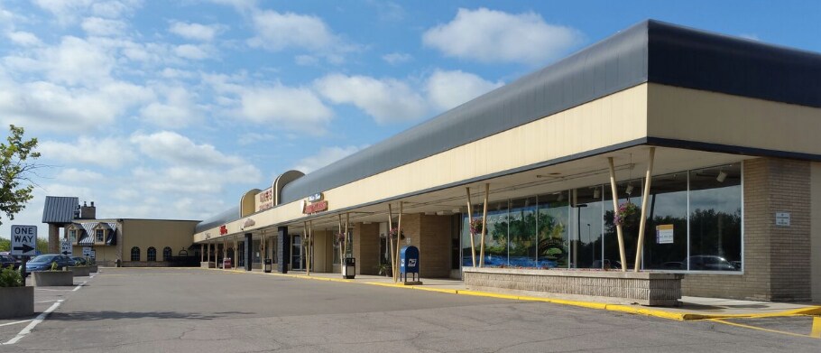 4391-4437 Lake Ave S, White Bear Lake, MN for sale - Primary Photo - Image 1 of 1