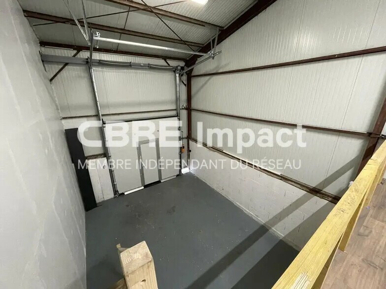 Flex in Reims for lease - Interior Photo - Image 3 of 9