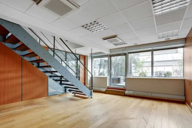 39 Rue Du Gouverneur Général Eboué, Issy-les-Moulineaux for lease Building Photo- Image 1 of 6