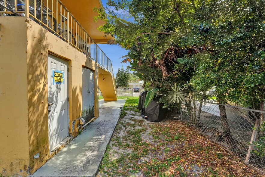 6201 SW 37th Ct, Davie, FL for sale - Primary Photo - Image 1 of 1