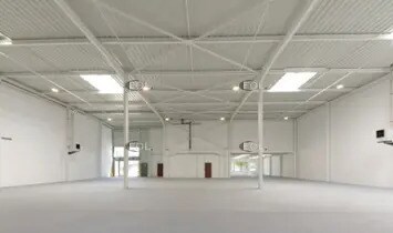 Flex in Le Blanc-Mesnil for lease - Interior Photo - Image 1 of 5