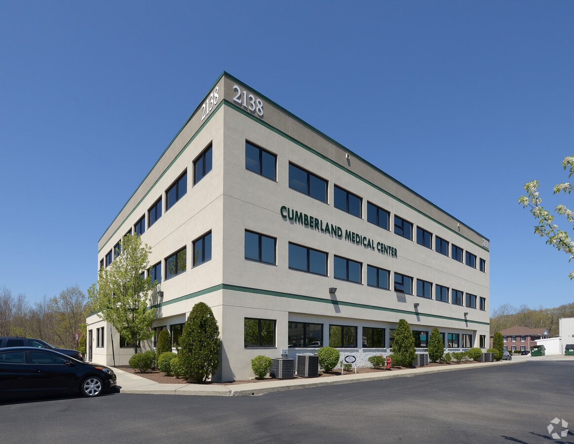 2138 Mendon Rd, Cumberland, RI 02864