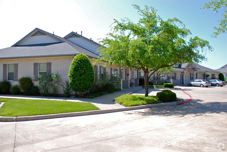 2609 Sagebrush Dr, Flower Mound, TX for lease - Primary Photo - Image 1 of 7