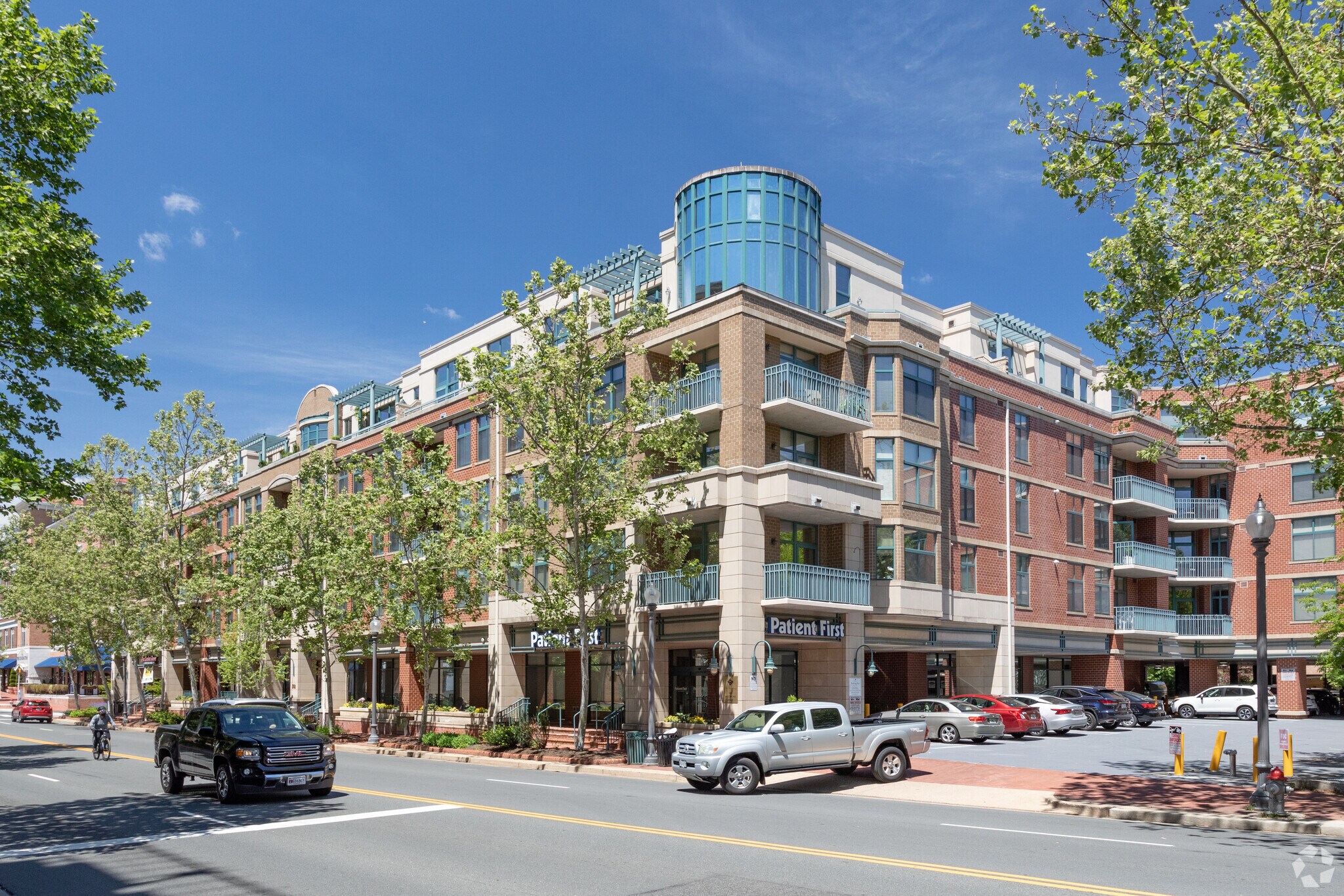 502 W Broad St, Falls Church, VA for lease Building Photo- Image 1 of 11