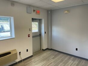 837 Upper Union St, Franklin, MA for lease Building Photo- Image 2 of 17