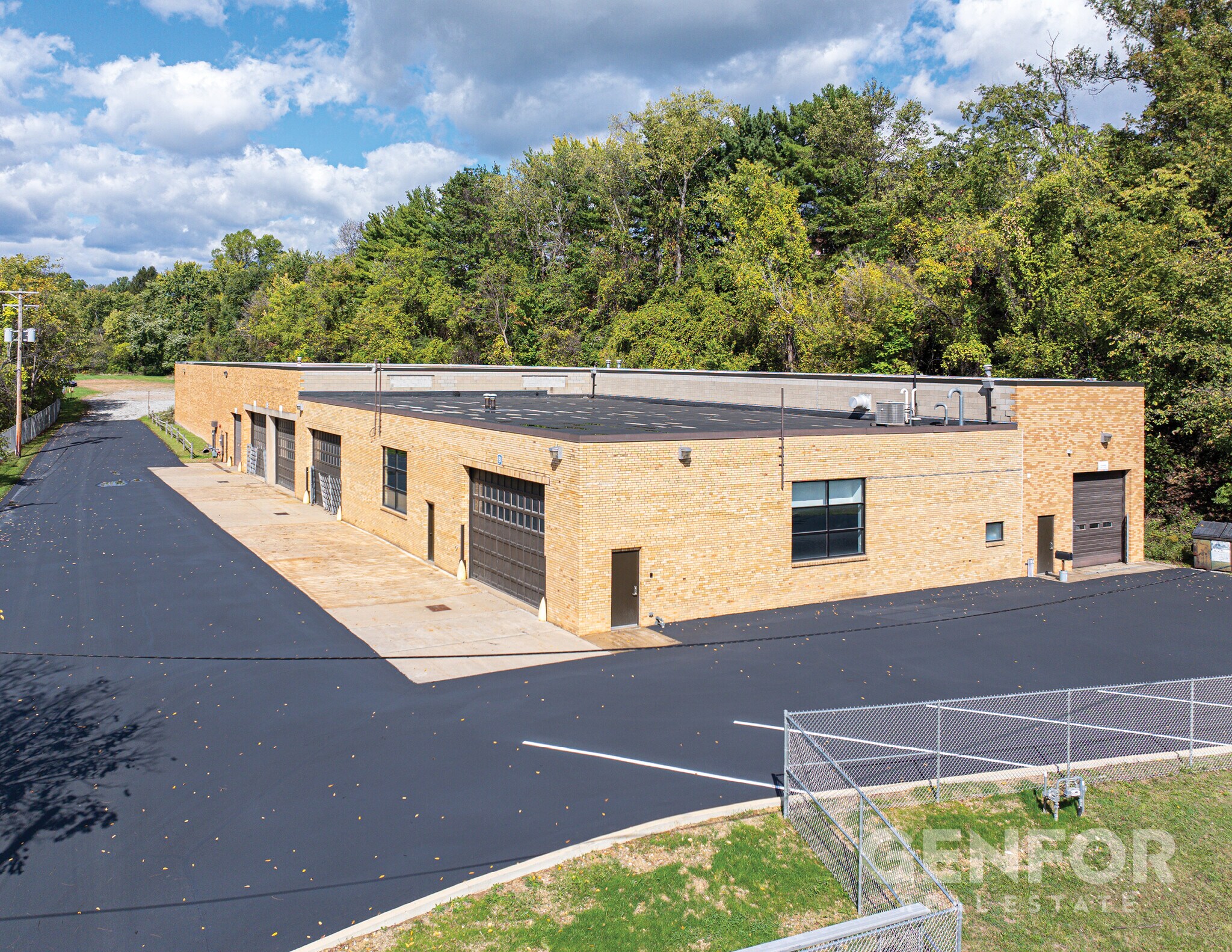 250 Curry Hollow Rd, Pittsburgh, PA for lease Building Photo- Image 1 of 6