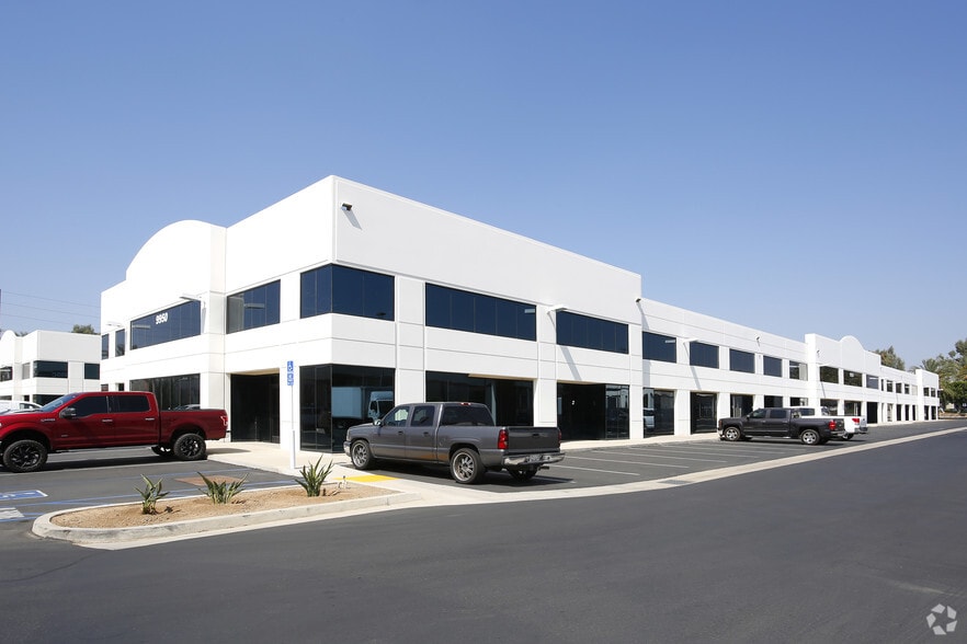 10020 Indiana Ave, Riverside, CA for lease - Primary Photo - Image 3 of 8