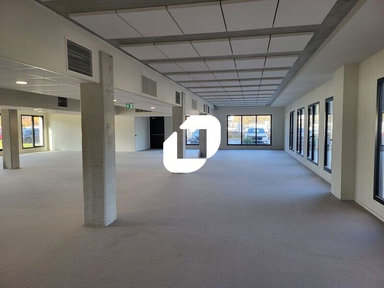 Office in Pessac for lease - Interior Photo - Image 2 of 6