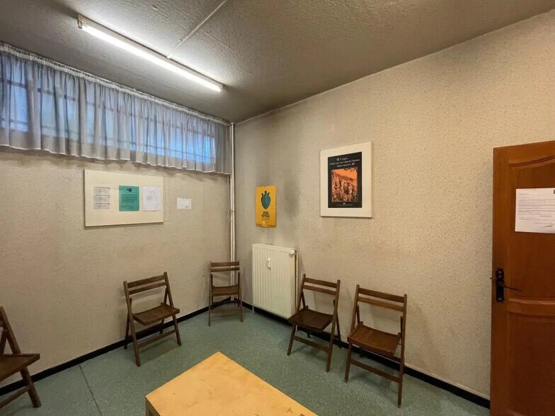 Retail in La Madeleine for sale - Interior Photo - Image 2 of 3