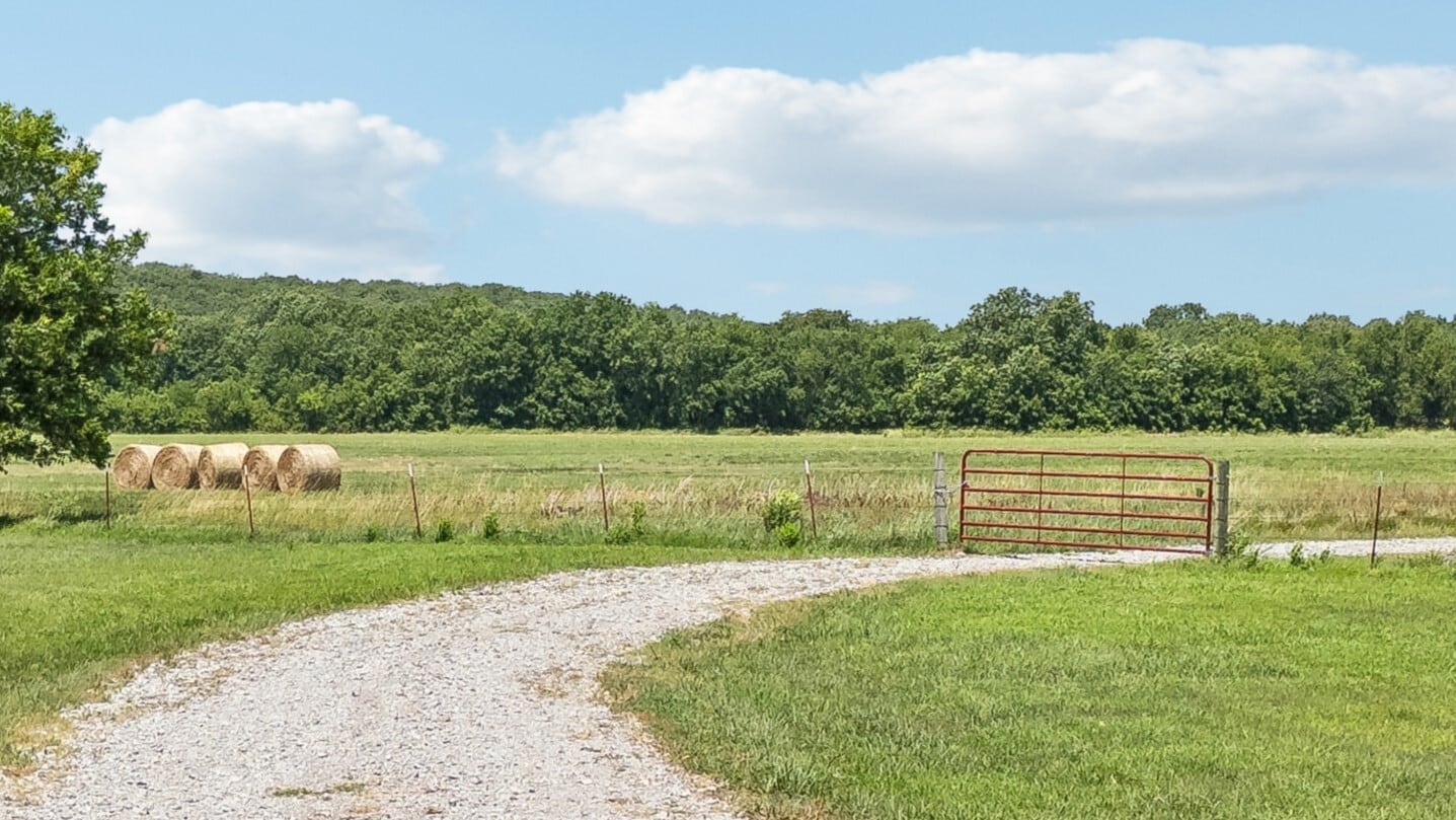5763 Lakeview Dr, Mounds, OK for sale Primary Photo- Image 1 of 12