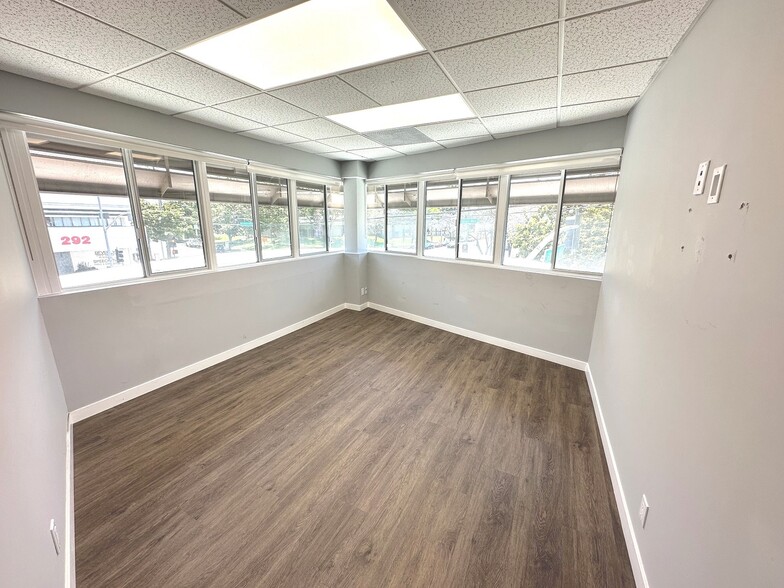 291 S La Cienega Blvd, Beverly Hills, CA for lease - Interior Photo - Image 2 of 7