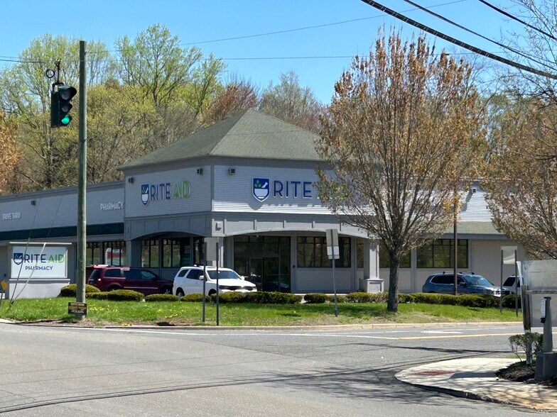 508 Monroe Tpke, Monroe, CT for sale - Building Photo - Image 1 of 1
