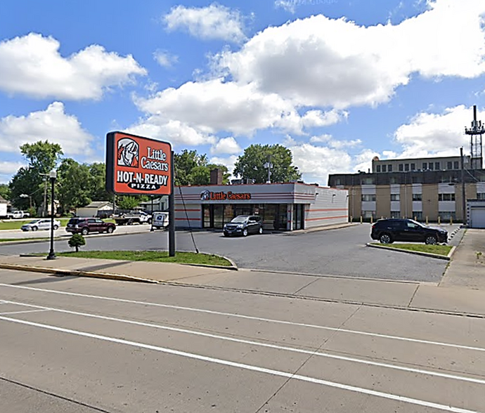 LITTLE CAESARS PORTFOLIO portfolio of 3 properties for sale on LoopNet.com - Building Photo - Image 2 of 7