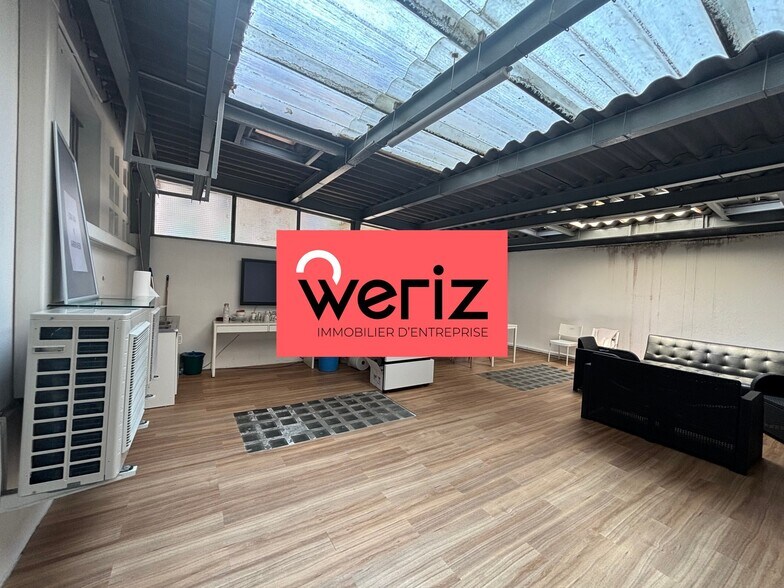 Office in Marseille for lease - Building Photo - Image 3 of 11