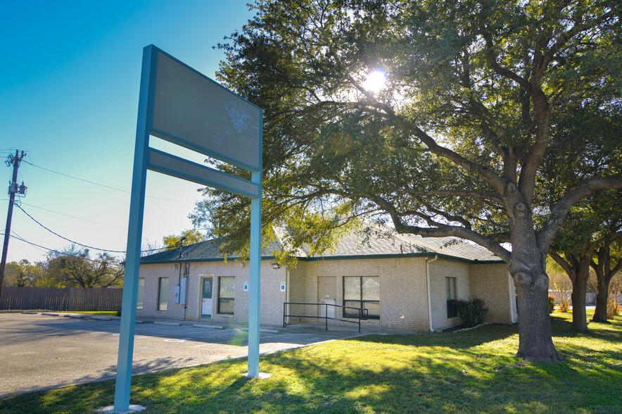 4360 Greco Dr, San Antonio, TX for lease - Building Photo - Image 1 of 22