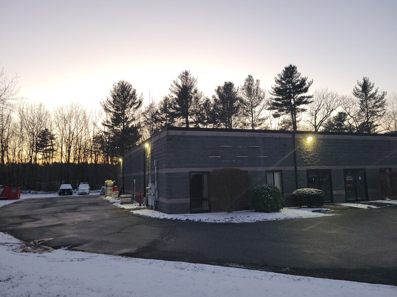 90 Progress Ave, Tyngsboro, MA for lease - Building Photo - Image 3 of 8