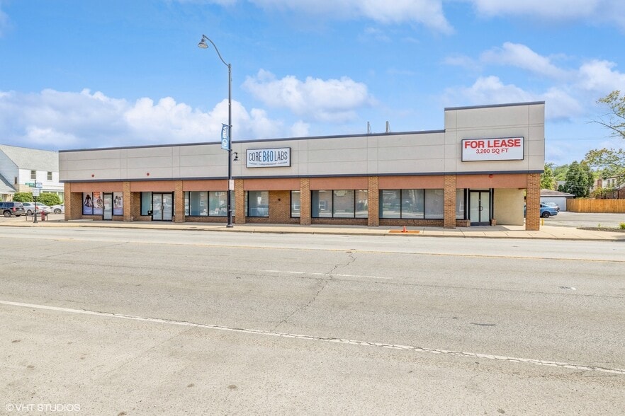 2100 W Roosevelt Rd, Broadview, IL for lease - Building Photo - Image 2 of 28