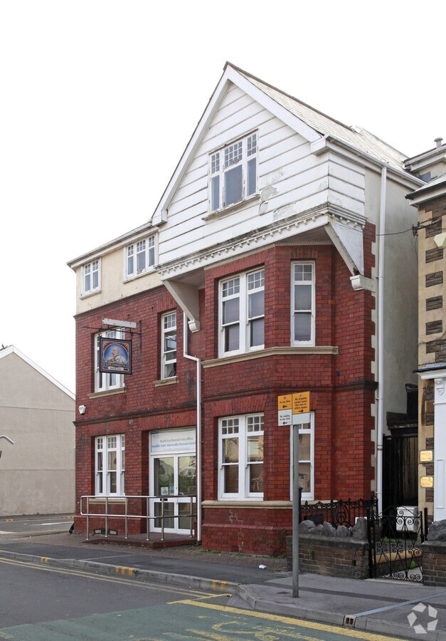 110 London Rd, Neath, WGN SA11 1HB