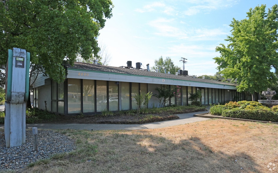 2220 Watt Ave, Sacramento, CA for sale - Building Photo - Image 2 of 4