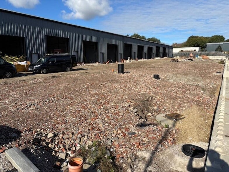 7-10 Knowsley Rd, Rossendale for sale - Building Photo - Image 3 of 4