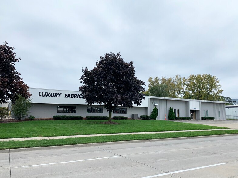 504 44th St SE, Grand Rapids, MI for sale - Building Photo - Image 1 of 1