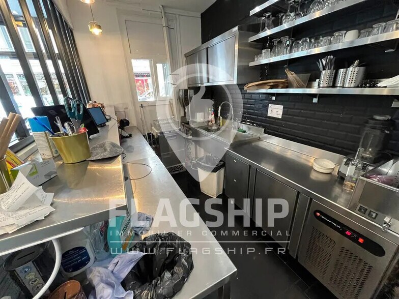 Retail in Paris for lease - Building Photo - Image 3 of 4