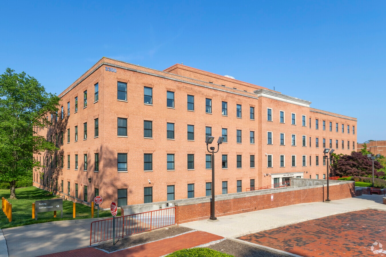 3300 Whitehaven St NW, Washington, DC 20007